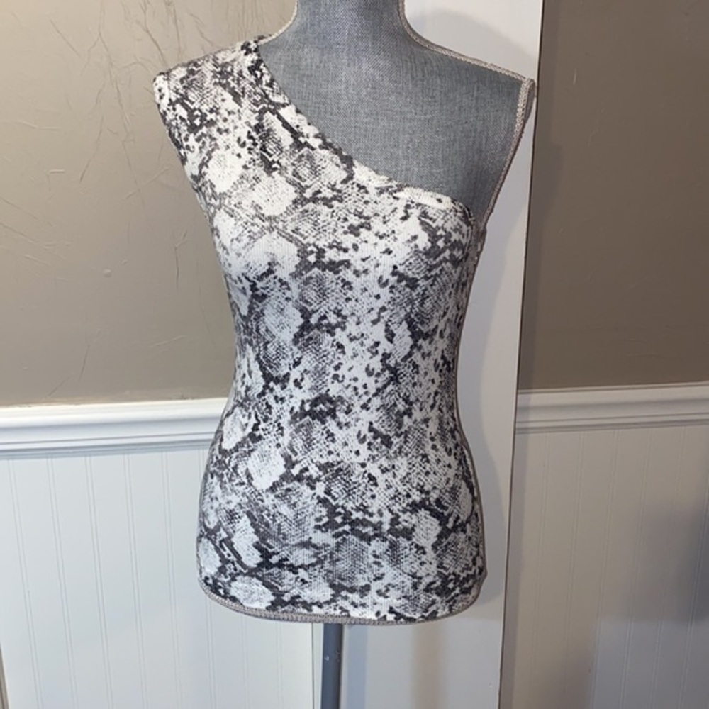 Vici Boa Ribbed One Shoulder Knit Tank Python Pattern - Picture 3 of 8